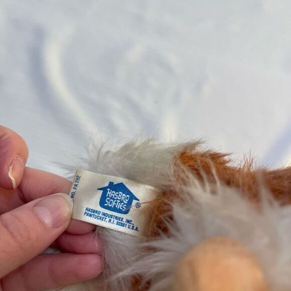 Vintage Gremlins GIZMO Hasbro Softies Plush Squeaker 1984 With Tag NOS - Picture 7 of 8